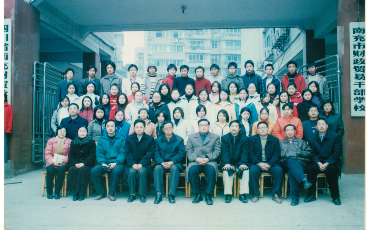 1999级电算会计3.4班.jpg